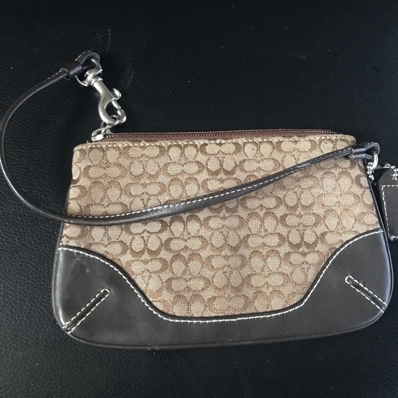 Sale💥🛍Coach wristlet - Picture 4 of 4